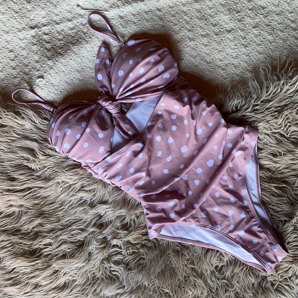 *NEW* one piece swim suit